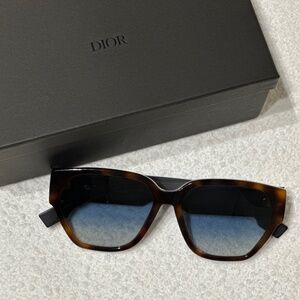 Dior Signature Butterfly Sunglasses Black / Blue Lenses